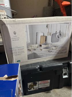 The pioneer woman kitchen set