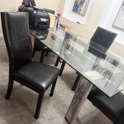 FREE Dining Table + 4 Chairs / SE REGALA Juego De Comedor + 4 Sillas