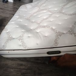 King Beautyrest Recharge Mattress - Medium / Pocketed Coil / Cooling Gel