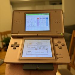 Pink Nintendo  DS Lite