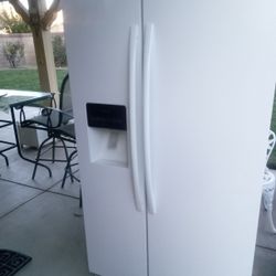 Amana double door refrigerator 