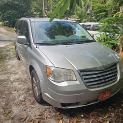 2010 Chrysler Town & Country