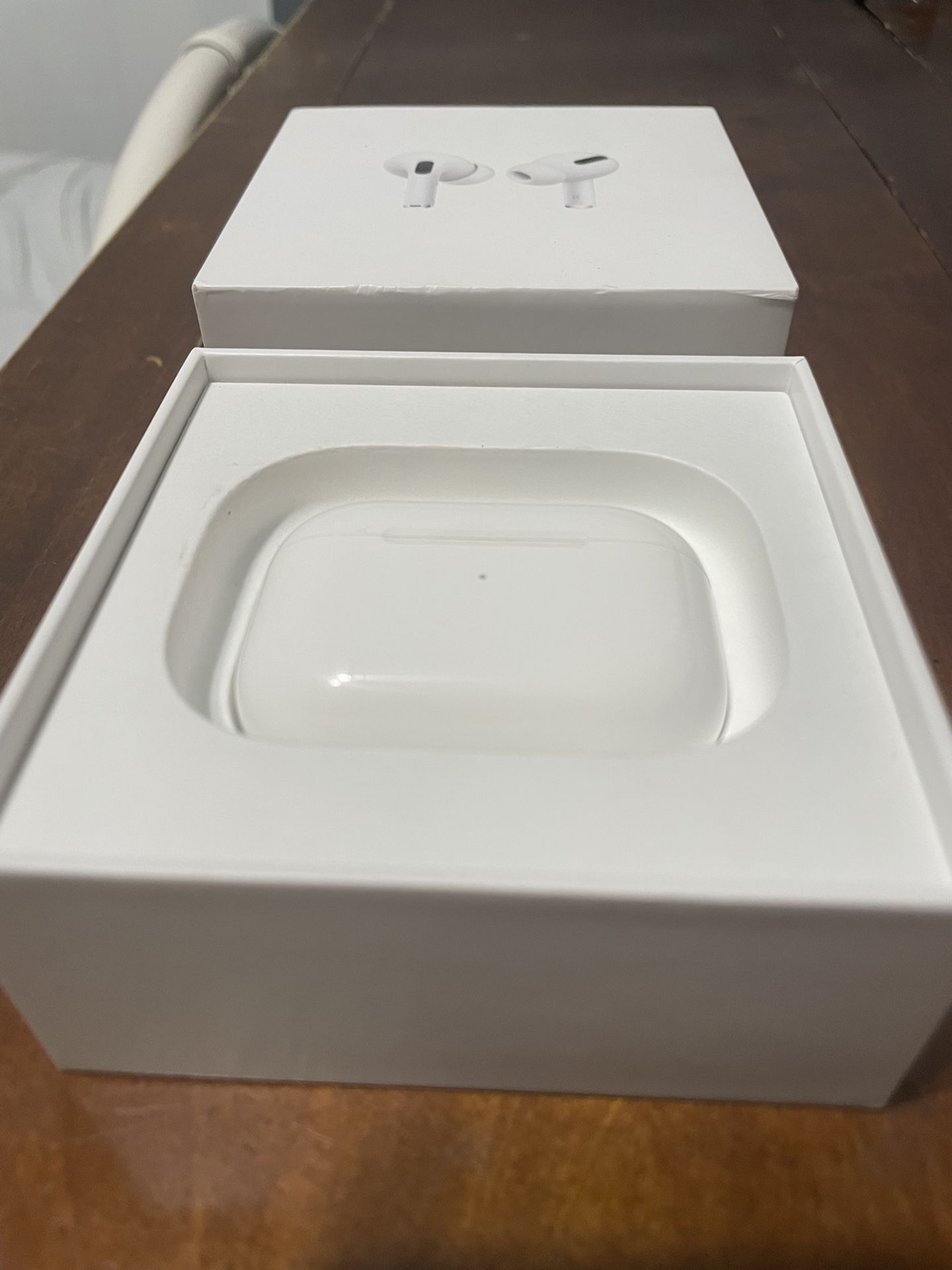 Apple AirPods Pro Charging case 