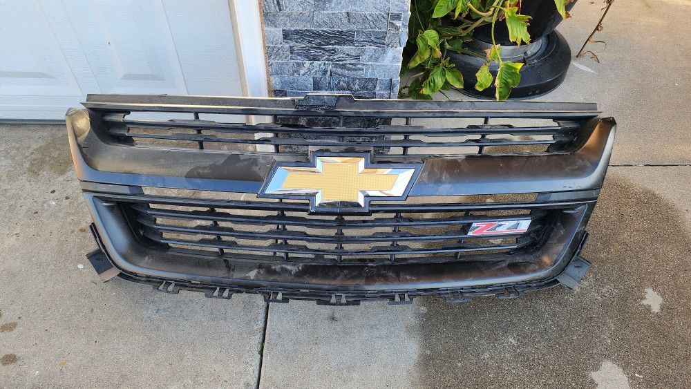 2018 Chevrolet Colorado Z71 Grille