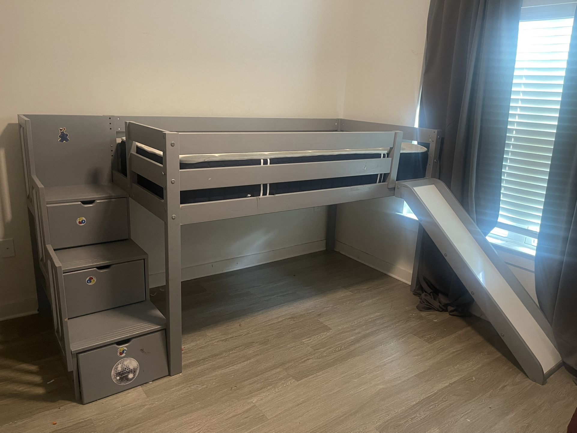 Twin bed (Excluding mattress)