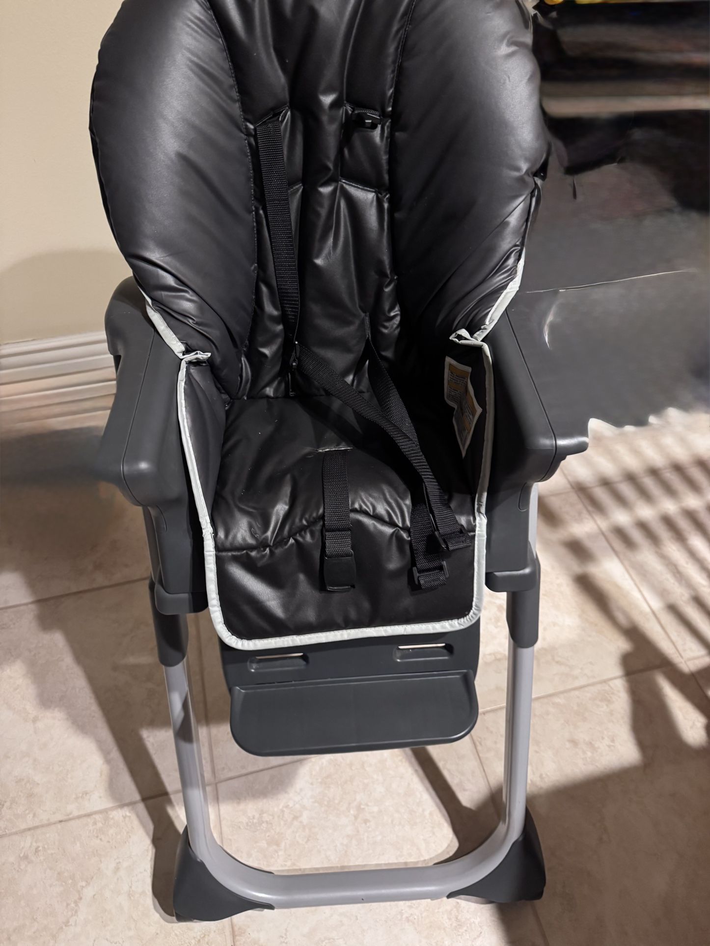 Graco DuoDiner LX High Chair, Converts to Dining Booster Seat, Metropolis