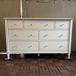 Pottery Barn Juliette 7-Drawer Dresser (57w x 20d")