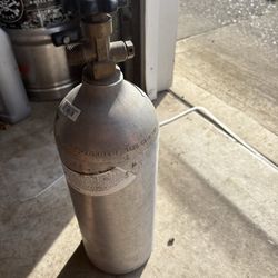 Co2 tank.