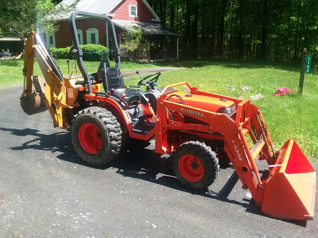 Kubota B7510 4x4 loader/backhoe