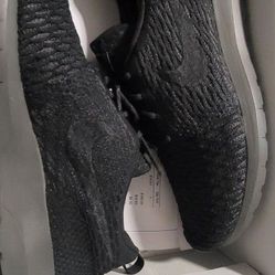 Nike Air VIPORMAX FlyKnit Shoes