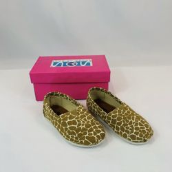Brand New Toddler Girls Giraffe Print Flats- 4,5,7,8