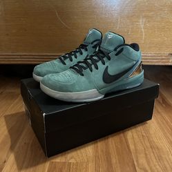 Nike Kobe 4 Protro Girl Dad Size 10