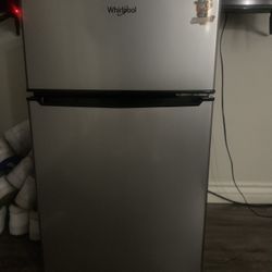 Whirpool Mini Fridge 