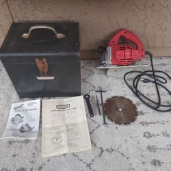 Milwaukee Electric 7 1/4 Circular Hand Saw, 2 Blades, Metal Case, Manual, Excellent Condition,  Works Great