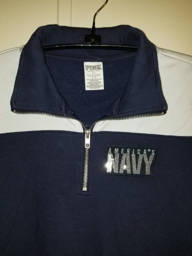 Navy Pull Over