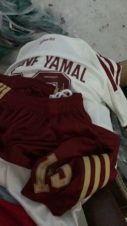 Spain lamine yamal kids size 28 new campeon del Mundo Spain jersey kit with shorts