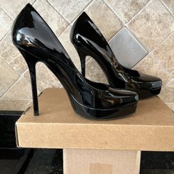 Black Patent Leather Gucci Pumps (Size 9.5)