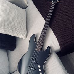 Fender Aerodyne Jazz Bass MIJ
