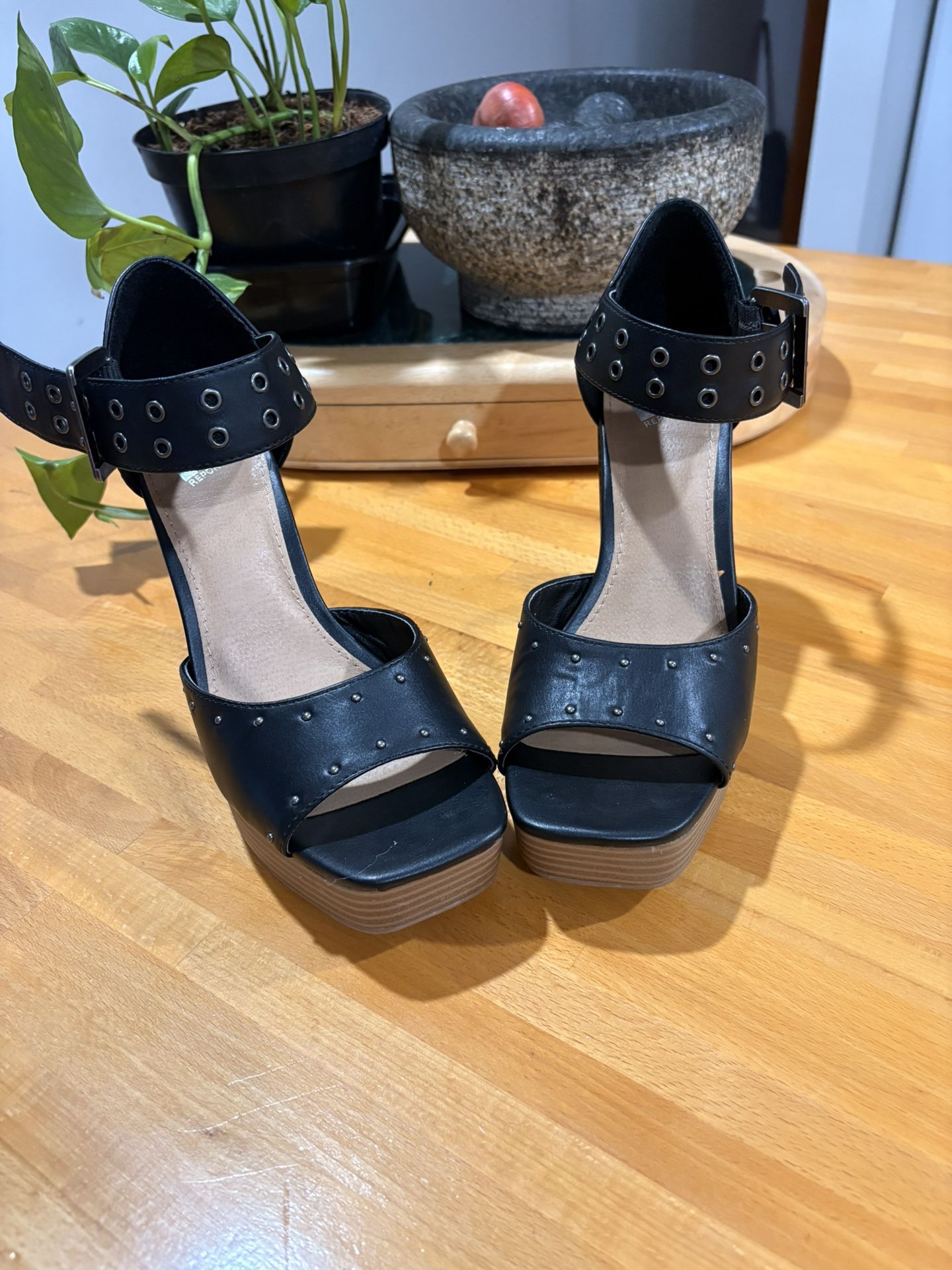 I Love These Heels 7.5 Women’s