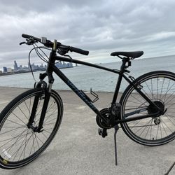 Specialized Crosstrail Sport Hybrid Bike - Like New