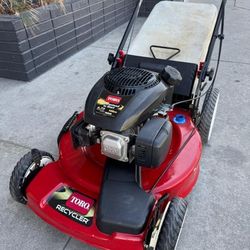 TORO GAS 22"IN SELF PROPELLED LANW MOWER 