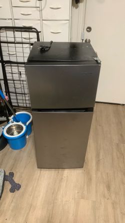 Mini fridge