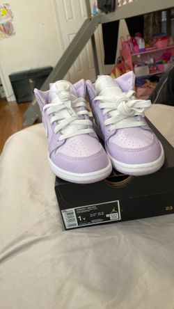 Jordan 1 mid size 1y worn twice