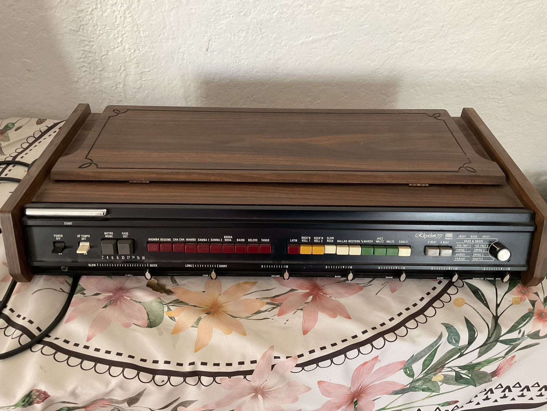 Vintage Drum machine Roland TR-77