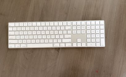 Apple Magic Keyboard - Barely Used