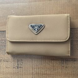Prada Wallet Like New 
