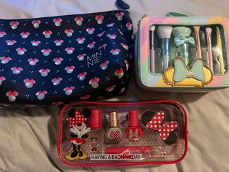 Minnie Mouse makeup