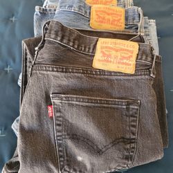 MEN'S LEVI'S 5O1 BUTTON FLY JEANS. ALL 3 JEANS ARE 34W x 32L. STILL IN GOOD SHAPE. 