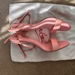 New Never Worn 38 Loubougirl Sandals 