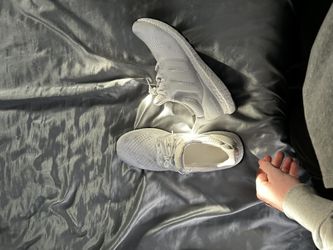 size 11 ultraboost v2 worn lightly