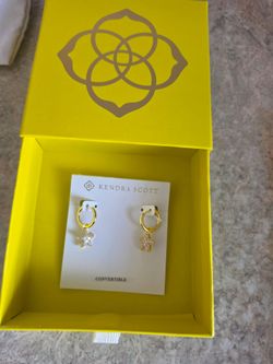 Kendra Scott Starfish Earrings