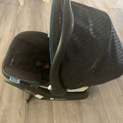 New Graco Baby Car Seat 
