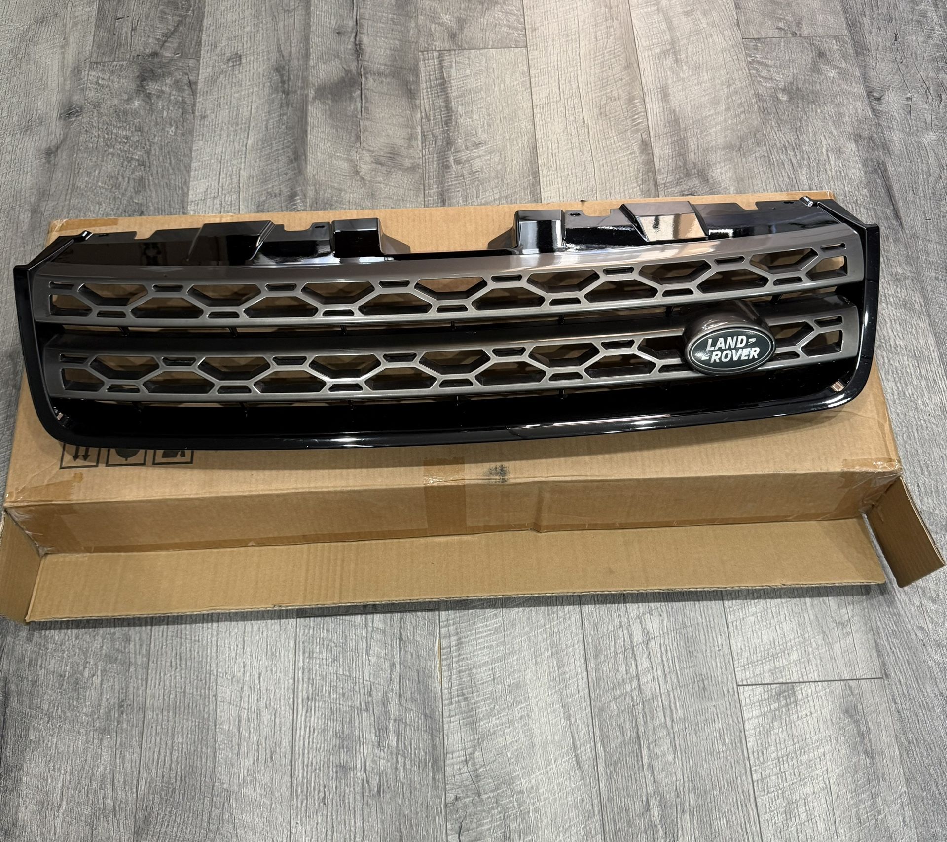 2015-2019 Land Rover Discovery Sport Grille OEM