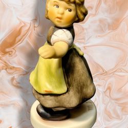 Hummel Goebel 2006 TMK-8 Liesl Spring Waltz HUM 912/B Club, 4” Box w/ COA