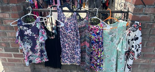 Ladies/ Men / children’s clothes. Not free