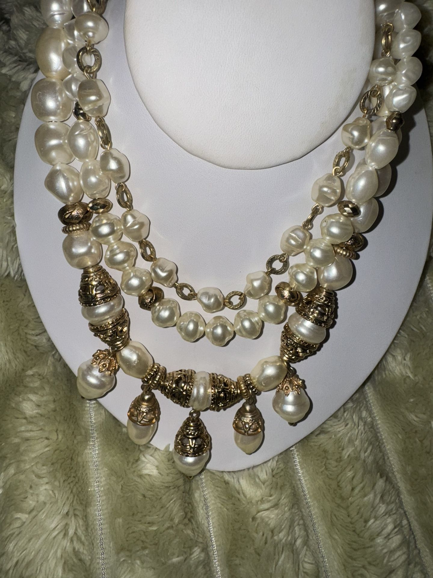 Estate Vintage 3 Strand Elegant Faux Pearl & Goldtone Accent Necklace