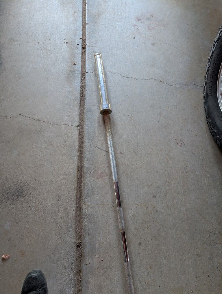 Olympic 7ft Barbell – Standard 2” Weight Bar – Used – Great for Home Gym