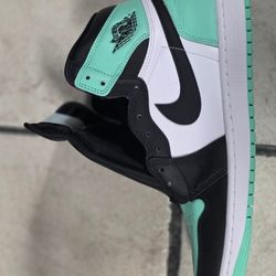 Jordan Retro 1s-delivery Available 