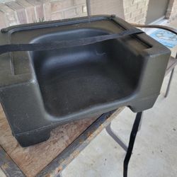 Adjustable height booster seat