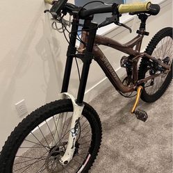 Specialized Forged Aluminum Medium Downhill Mtn Bike 