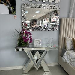 Console Table (( Take It Home 🏠With $10 Down ))