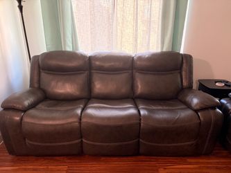 Leather Reclinable Couch Set