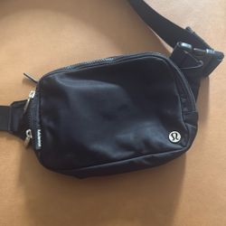 Lulu Lemon Fanny Bag