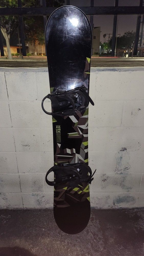 Avalanche Source Snowboard 160 CM