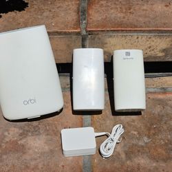 NETGEAR Orbi Router RBR50 with 2 Orbi Satellites RBW30  $100