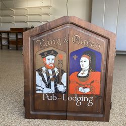 Pub lodging Dart Board